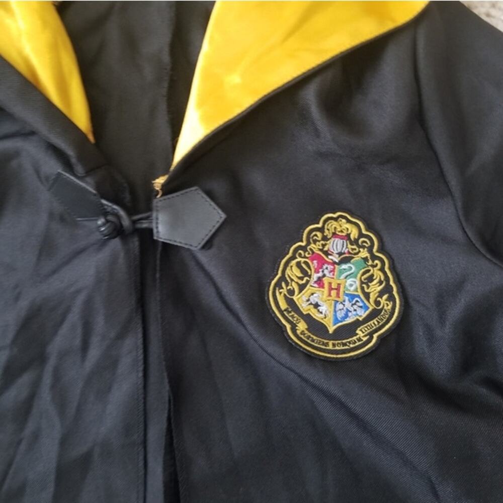 Harry Potter Hogwarts Robe - Picture 4 of 5